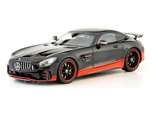 1/43 メルセデス AMG GTR ブラック/レッド