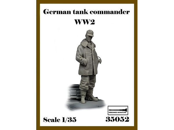 1/35 WWII ドイツ軍 冬期コート姿の戦車長 | HLJ.co.jp