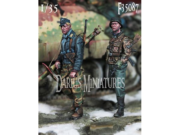 1/35 WWII ドイツ 降下猟兵/武装親衛隊セット(2体入)